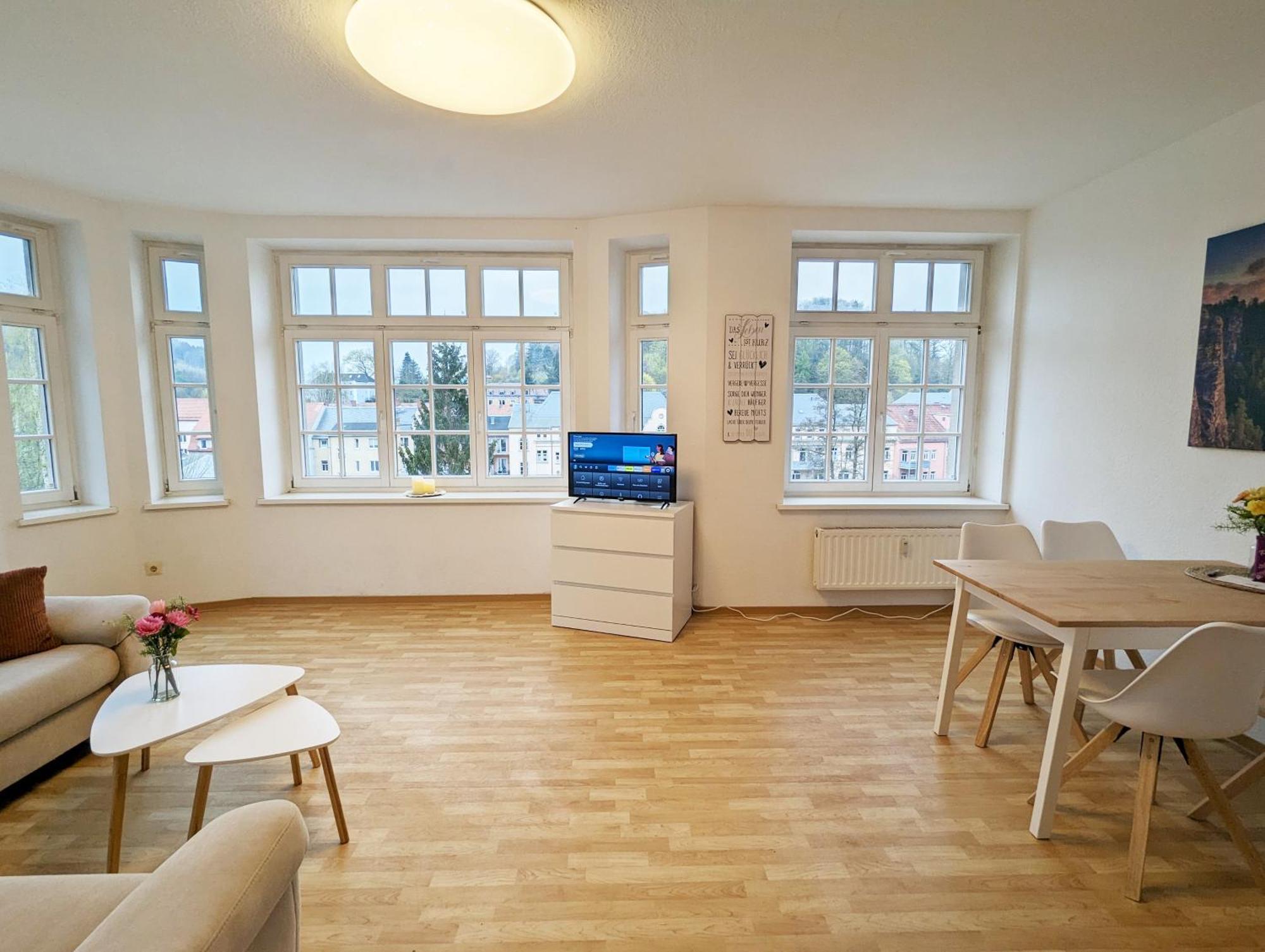Hw3 - Urlaubsmagie - Helle, Grosse Wohnung Mit Pool Sebnitz Exterior photo