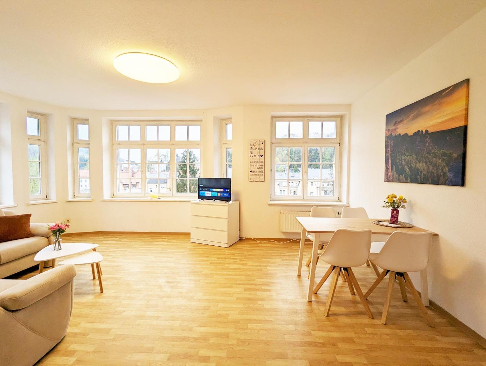 Hw3 - Urlaubsmagie - Helle, Grosse Wohnung Mit Pool Sebnitz Exterior photo